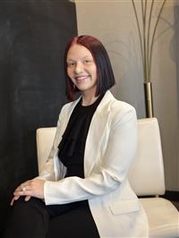 <b>Breanna Williams</b>, MRP <br> <img class='memberTinyR2' src='images/Realtor.jpg' onerror='ImgErrorTiny(this);'/> REALTOR® Member <br> Realty One Group Apex